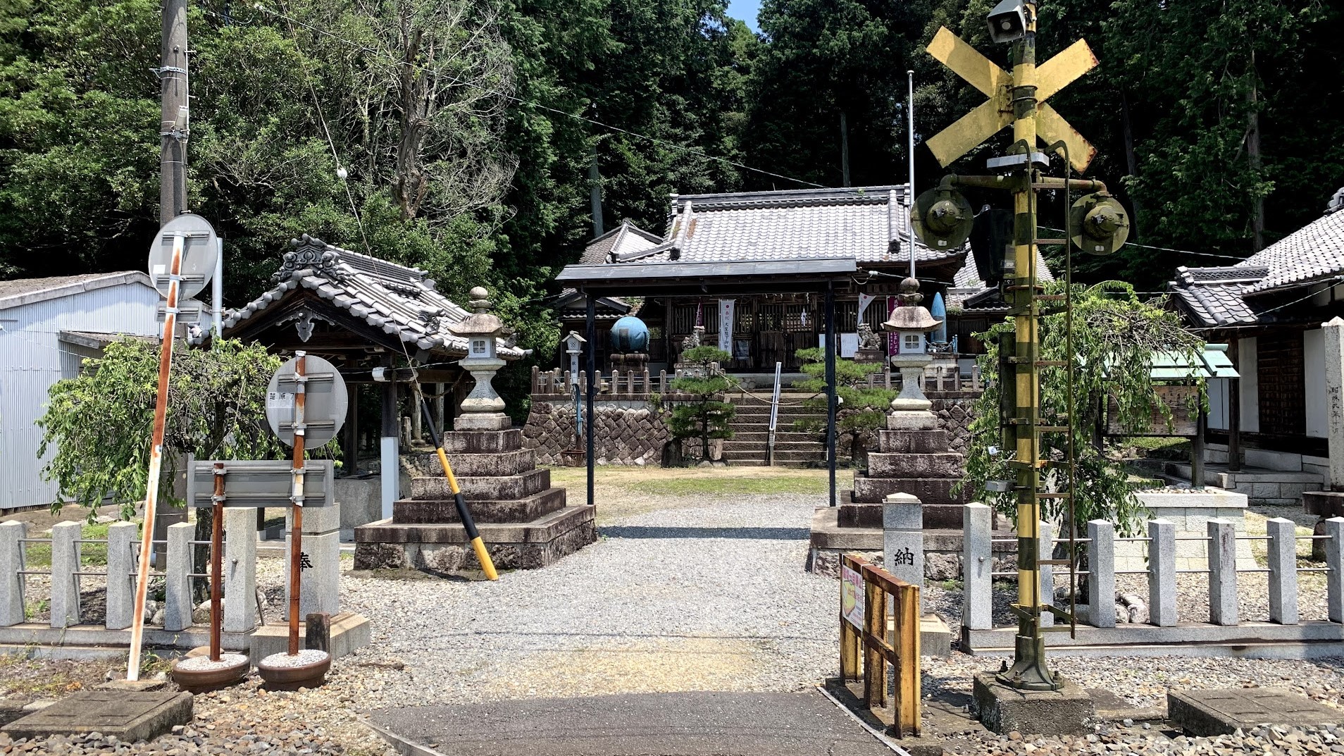 （下笠田）八幡神社｜境内を北勢線が横切るかなり珍しい神社
