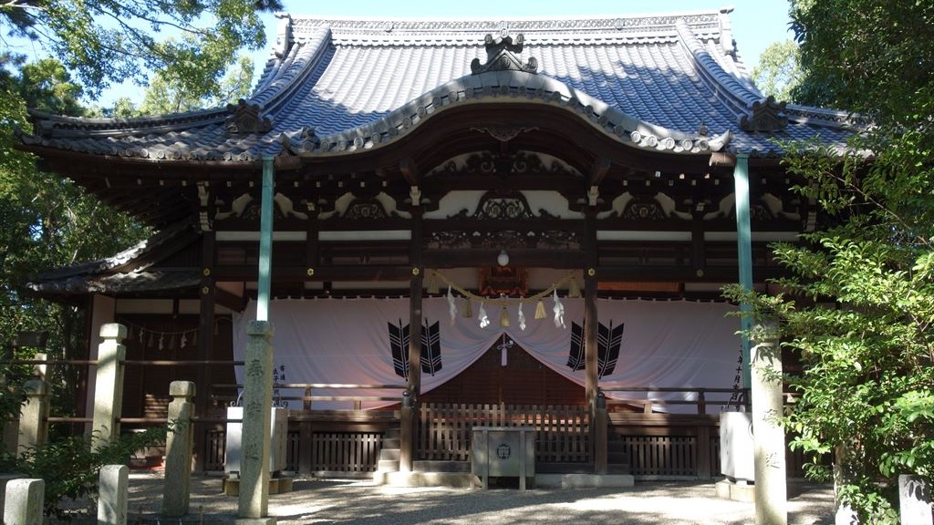 桑名立坂神社｜八幡さんの愛称で慕われる石造の鳥居がある旧県社