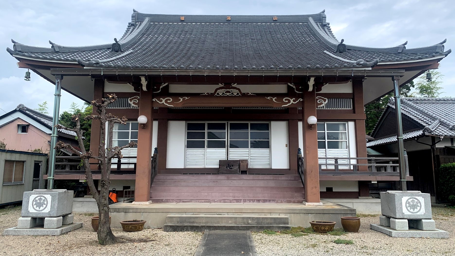 神宮寺｜行基によって伊奈冨神社境内に創建されたと伝わるお寺