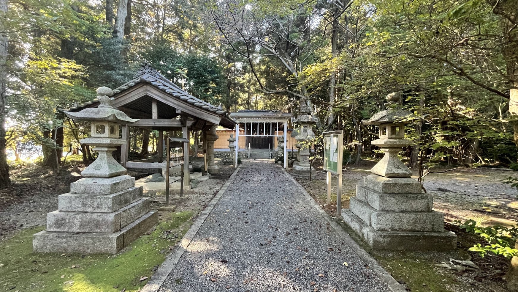 多奈閇神社｜きつい石段の先にある延喜式内社・多奈閇神社に比定される神社